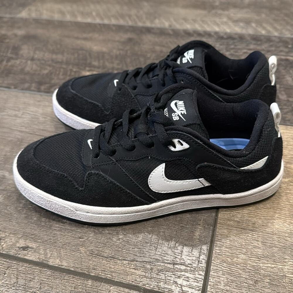 Nike Kids' SB Alleyoop Sneakers Black White Size 5.5Y